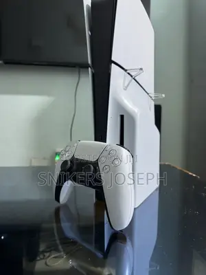 Ps 5 Slim Disc Version 1tb 3 Months Old+ 1 Controller