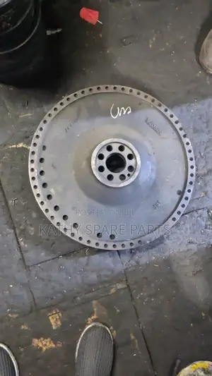 Isuzu FRR 90 Flywheel