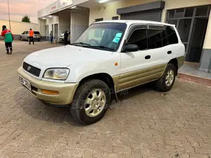Toyota RAV4 2001 White