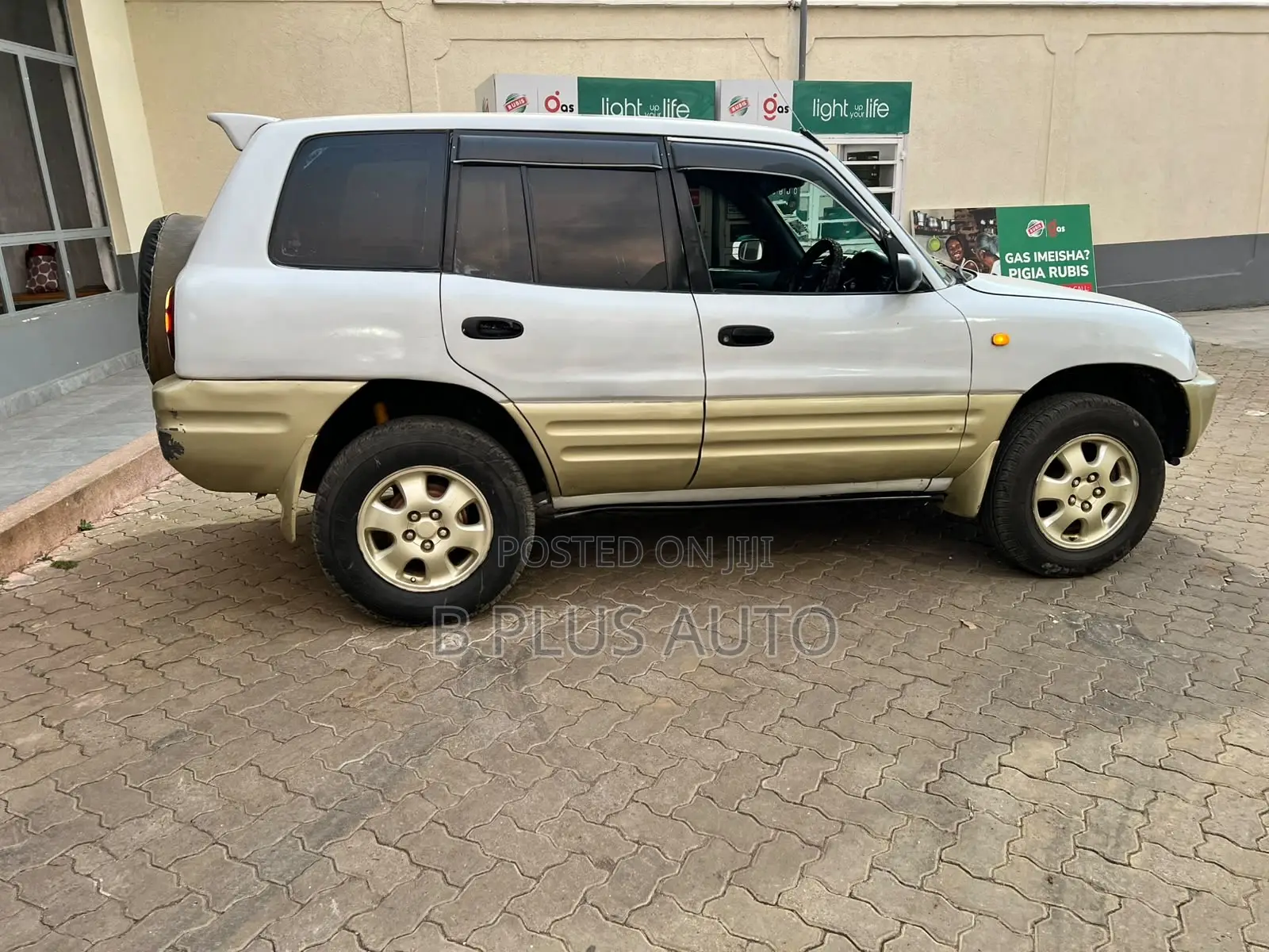 Toyota RAV4 2001 White