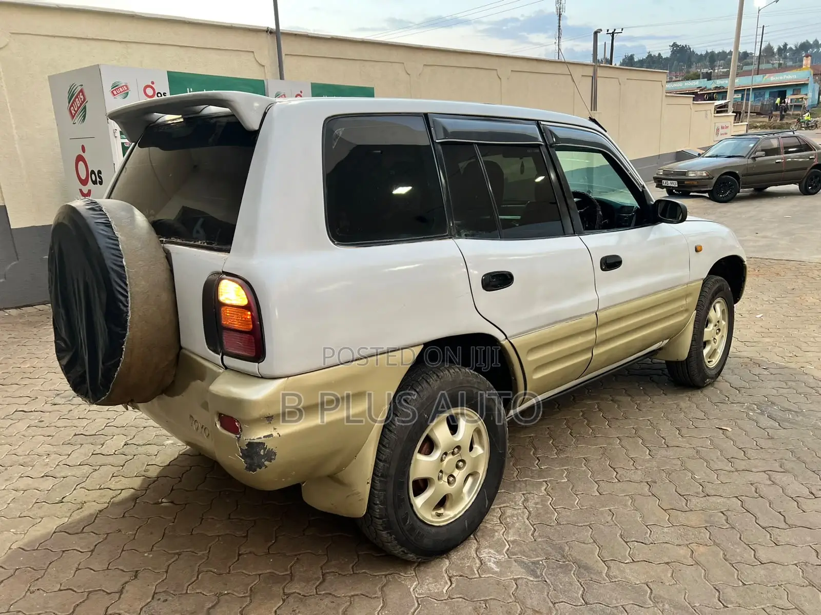 Toyota RAV4 2001 White