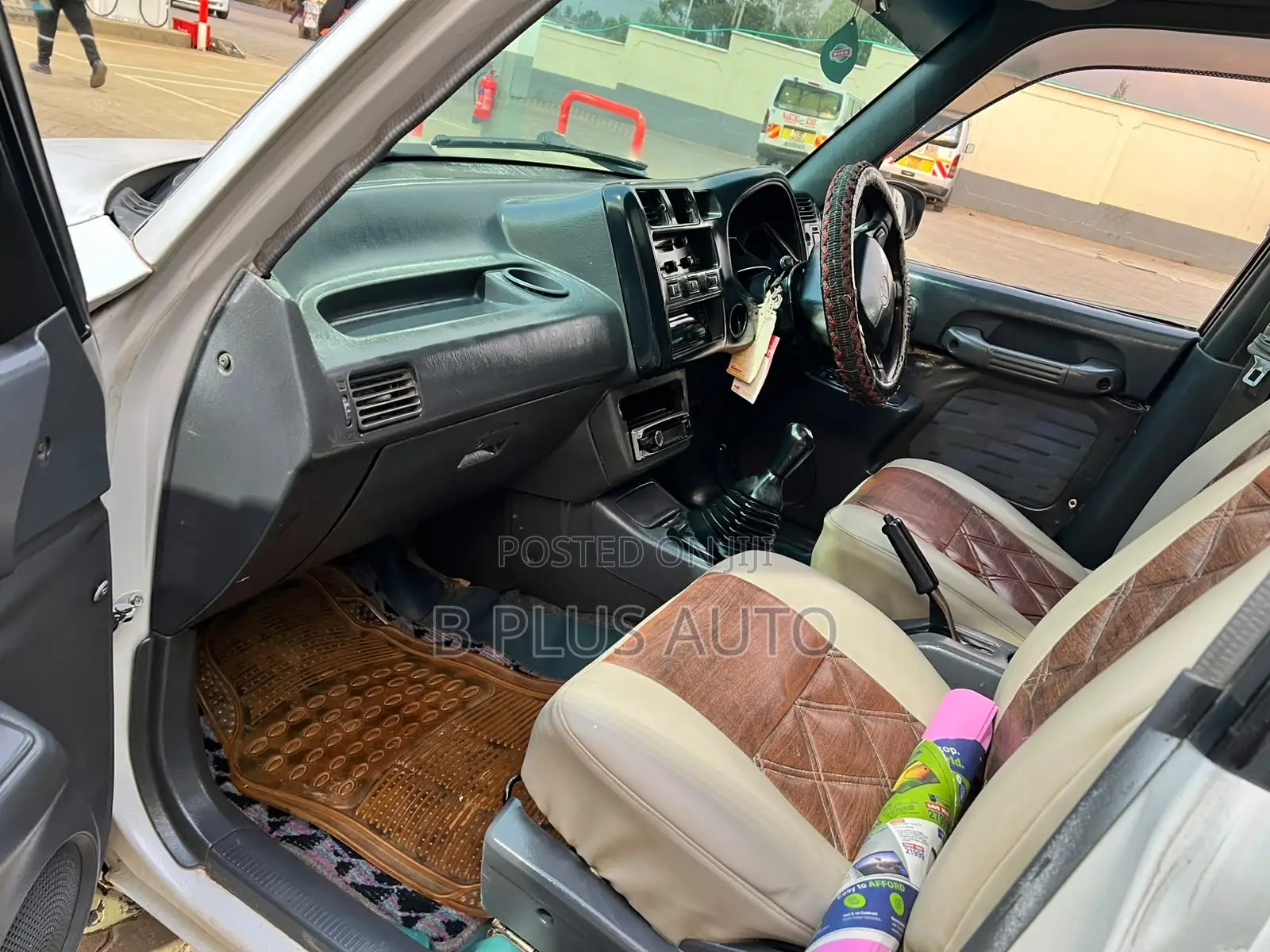 Toyota RAV4 2001 White