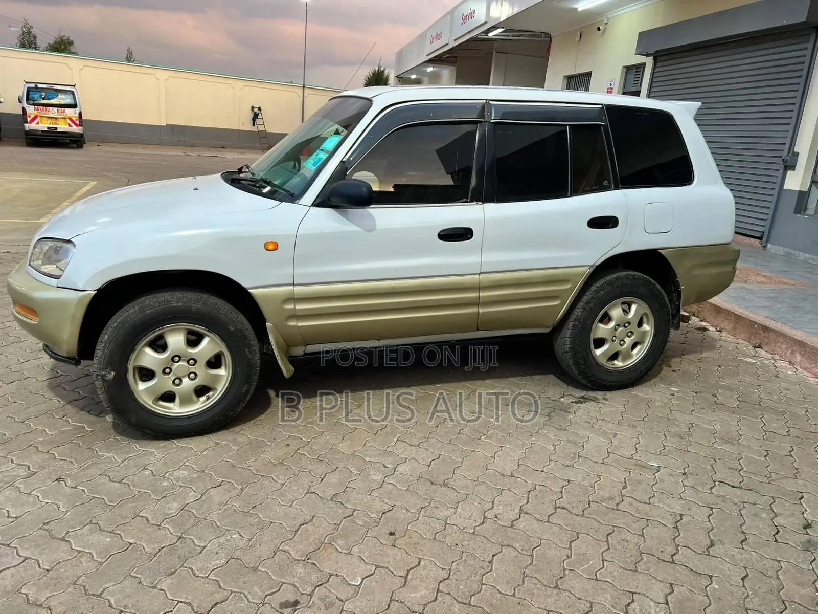 Toyota RAV4 2001 White