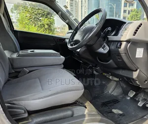 Toyota HiAce 2008 Silver