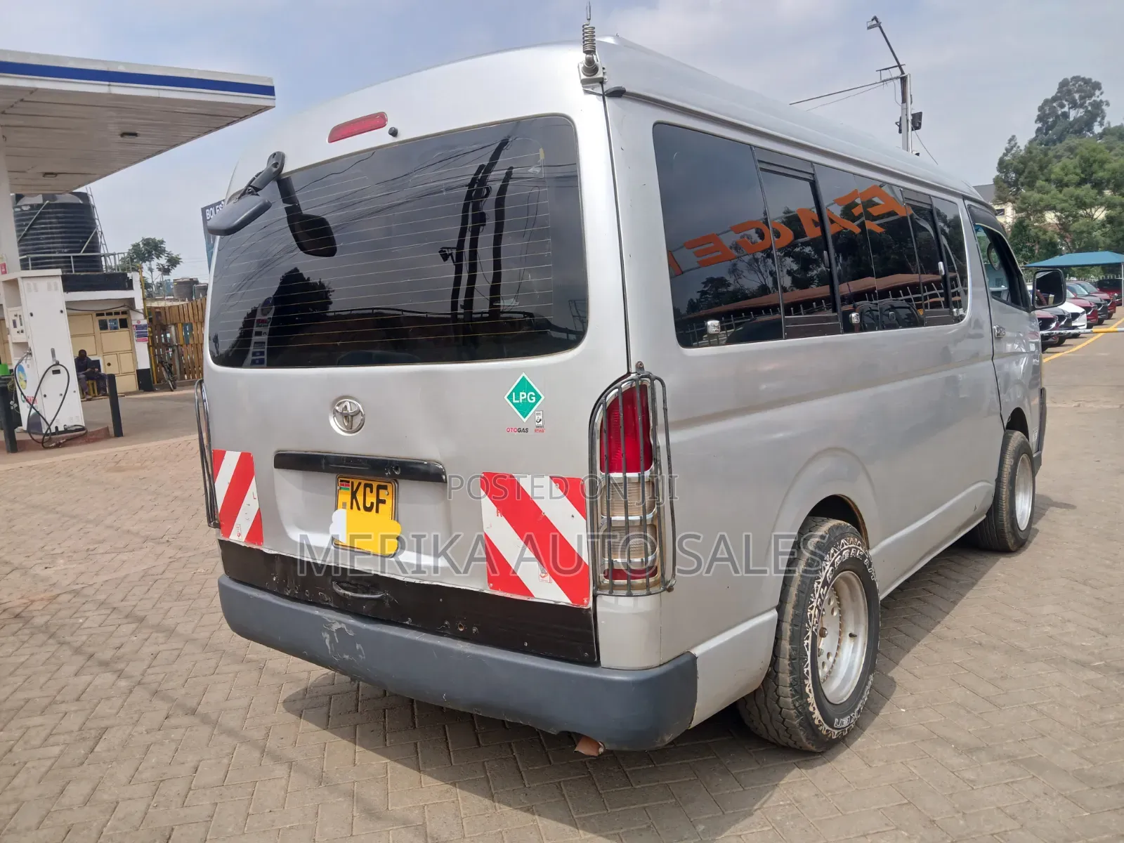 Toyota HiAce 2010 Silver