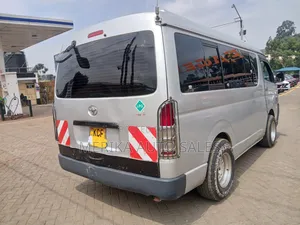 Toyota HiAce 2010 Silver