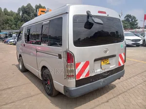 Toyota HiAce 2010 Silver