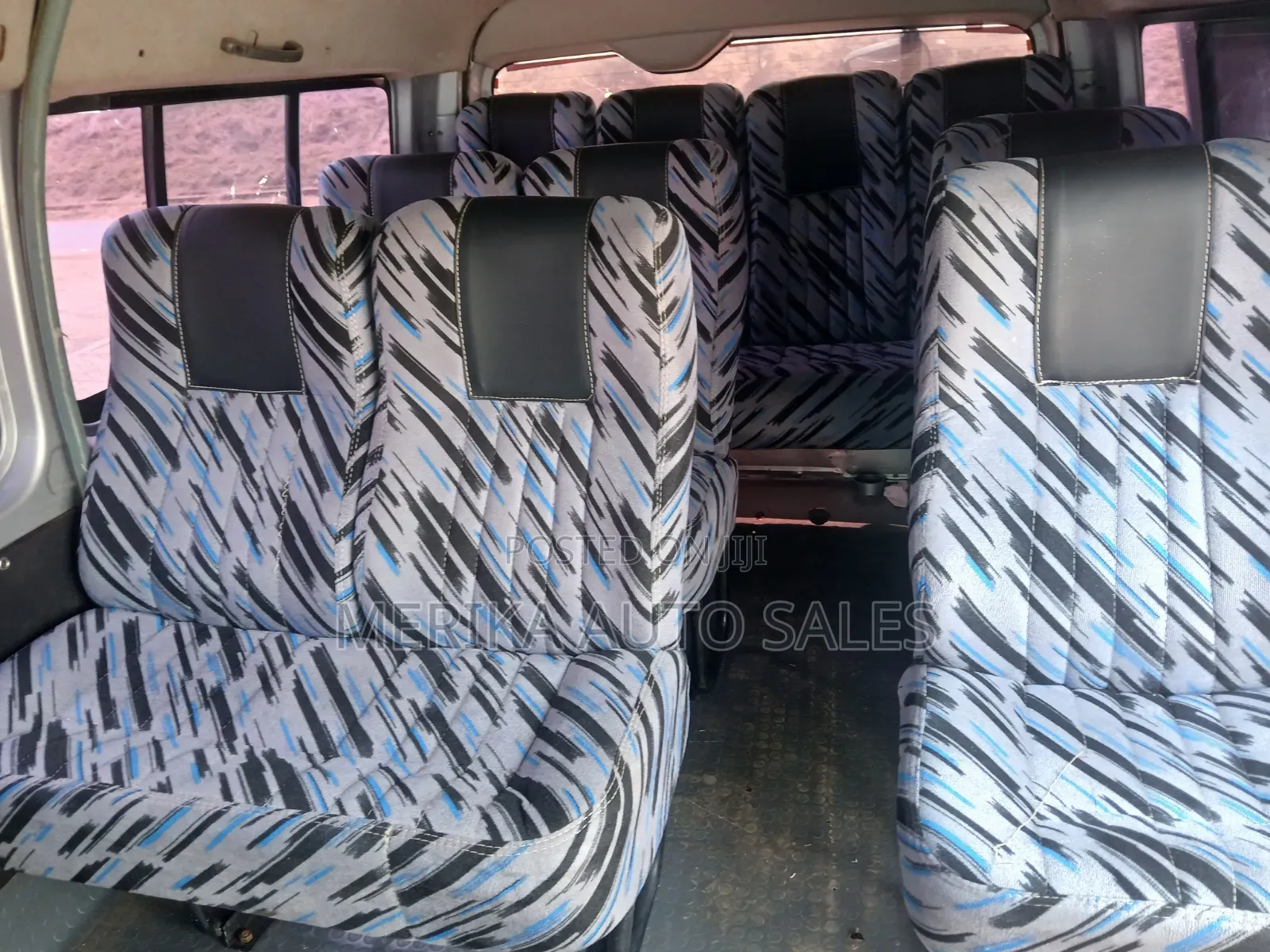 Toyota HiAce 2010 Silver
