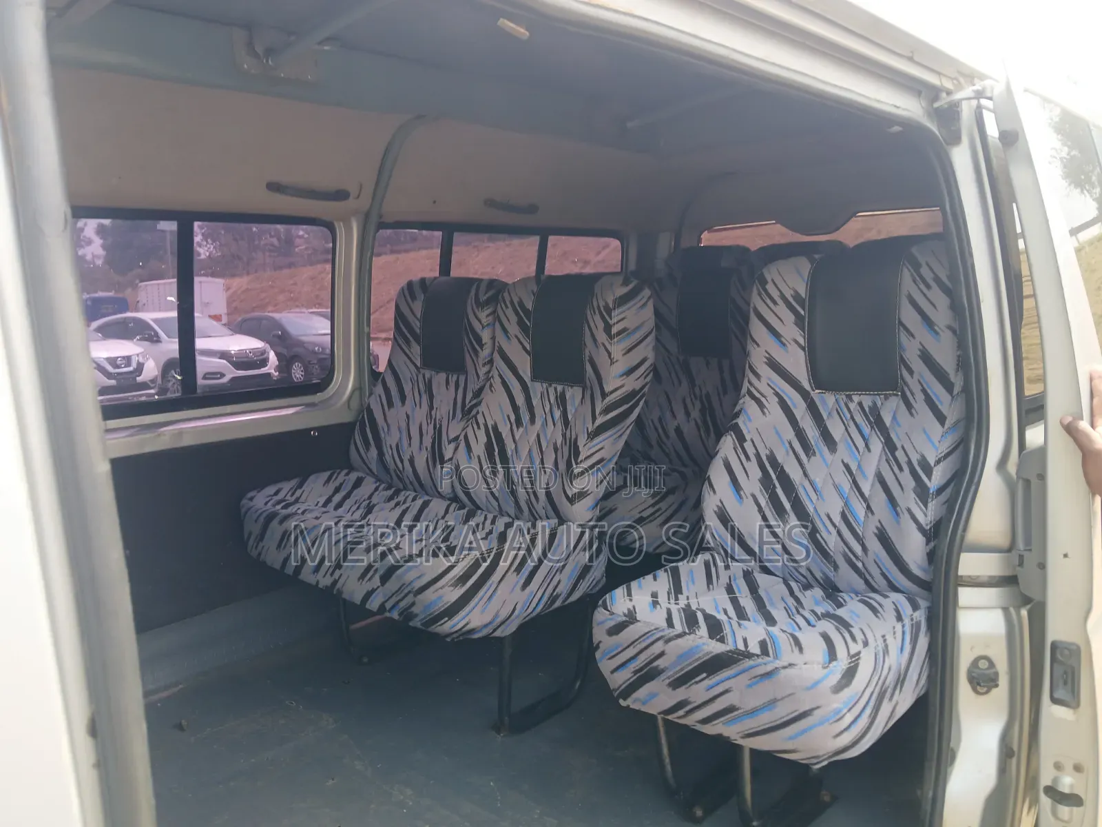 Toyota HiAce 2010 Silver
