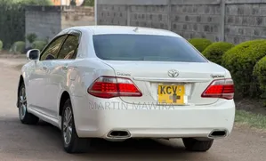 Toyota Crown 2012 White