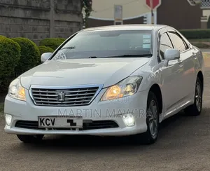 Toyota Crown 2012 White
