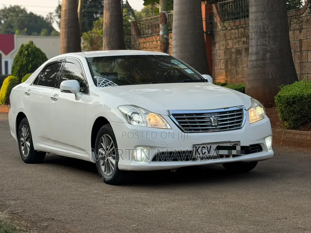 Toyota Crown 2012 White