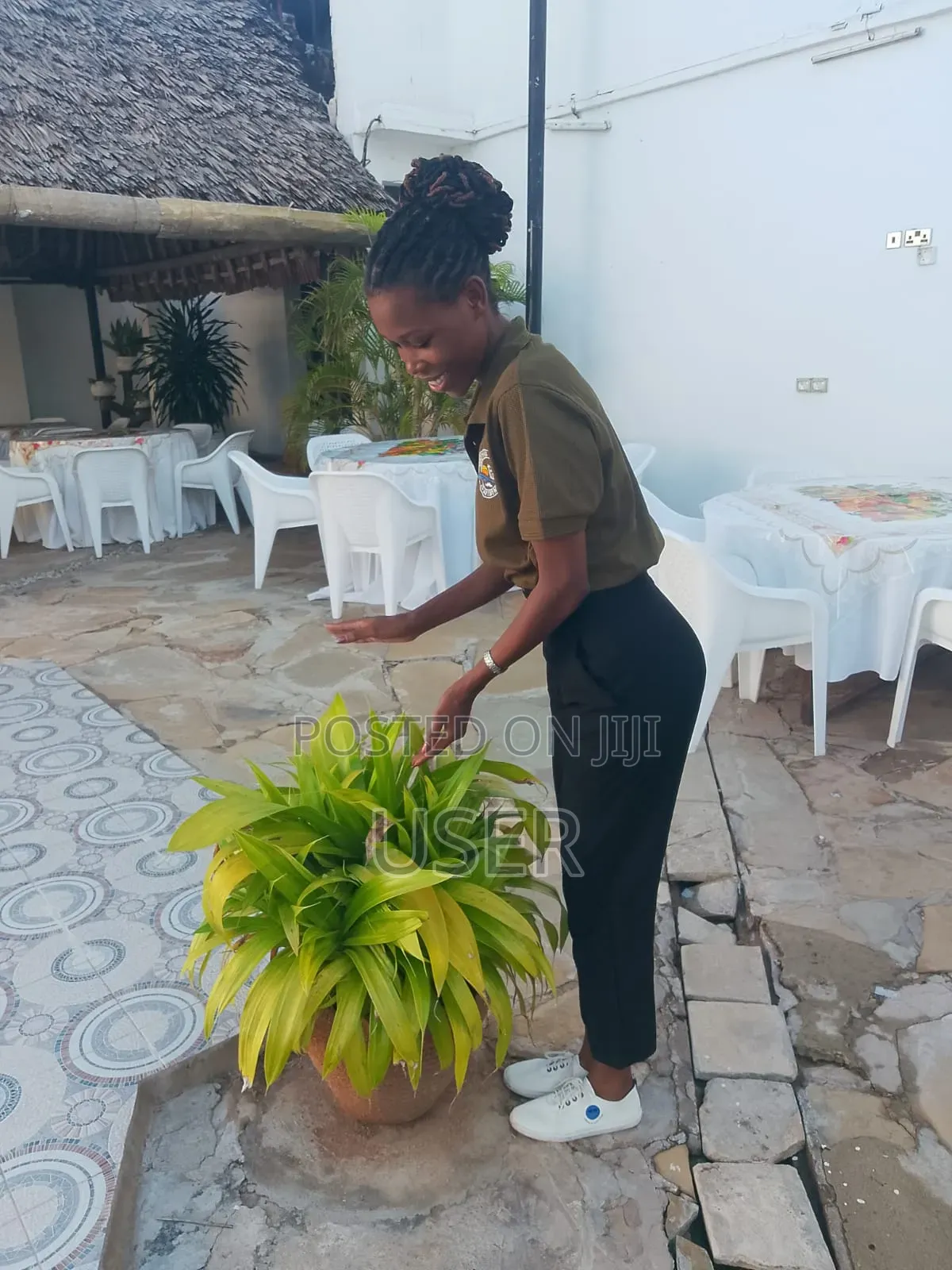 Am a 27years Girl Looking for a Job