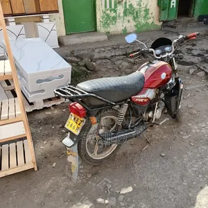 TVS HLX 125 2019 Red