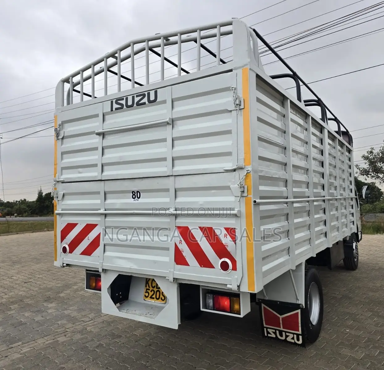 Isuzu NPR 43 2015 White
