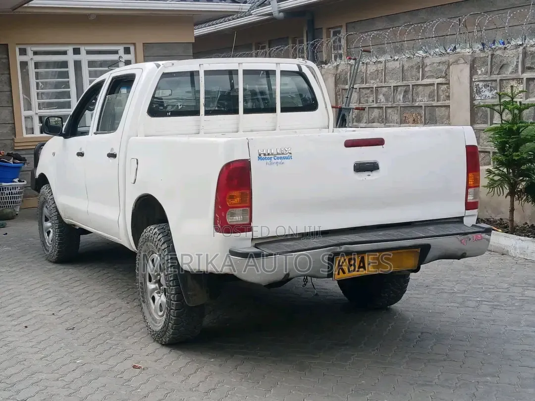 Toyota Hilux 2007 White