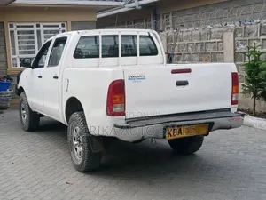Toyota Hilux 2007 White
