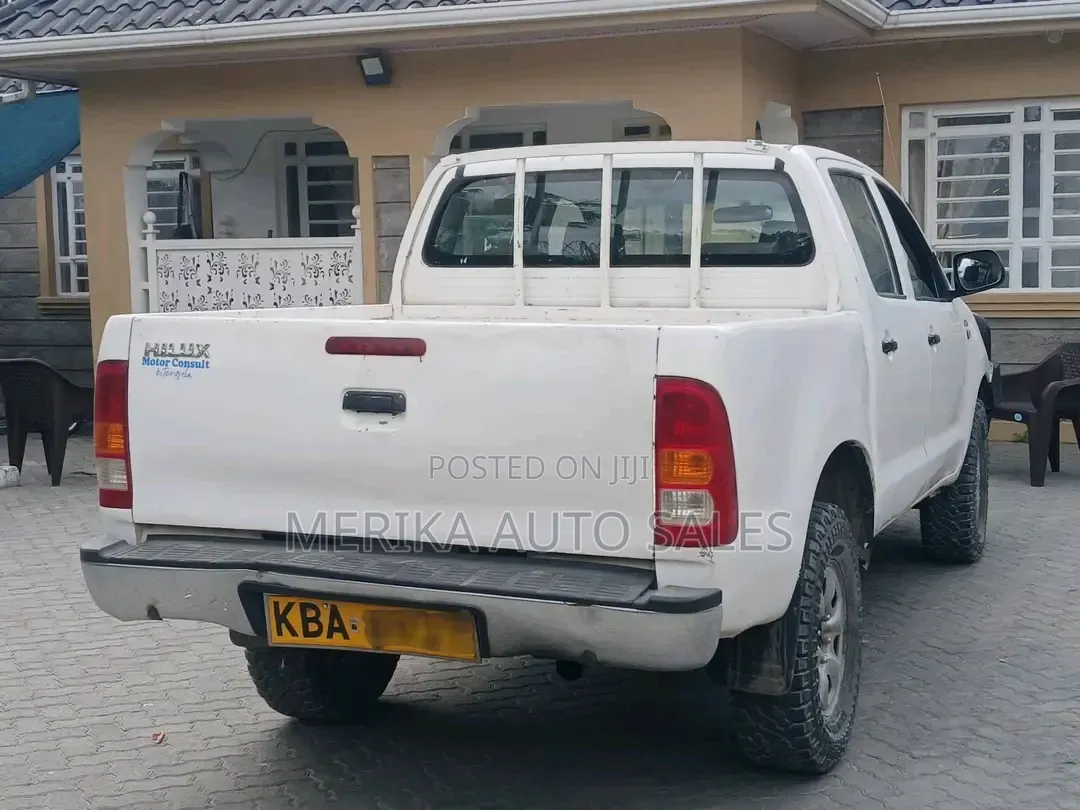 Toyota Hilux 2007 White