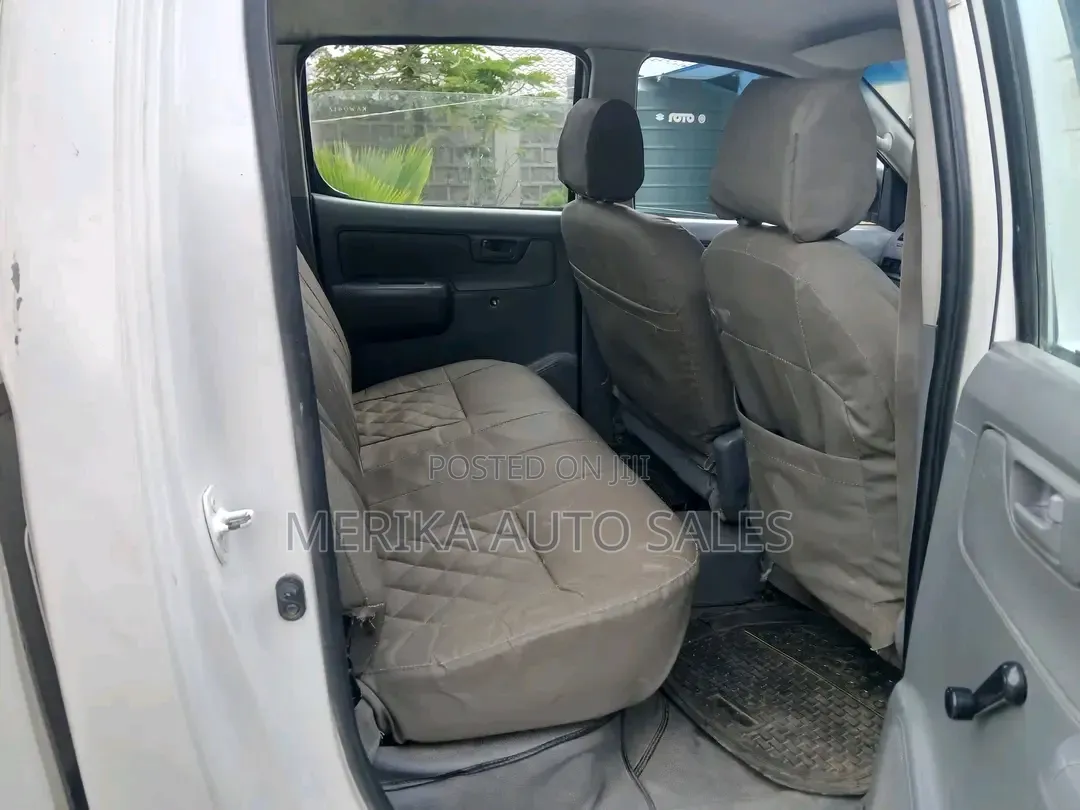 Toyota Hilux 2007 White