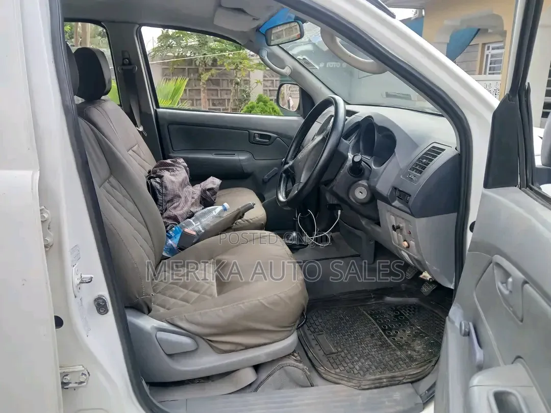 Toyota Hilux 2007 White