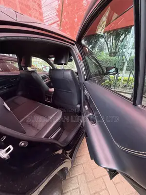 Toyota Harrier 2.0 4WD 2019 Black