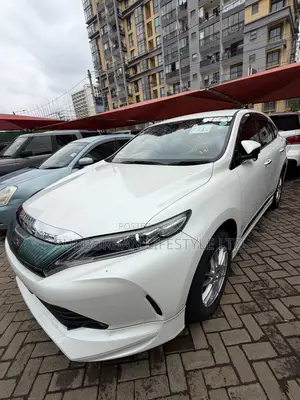 Toyota Harrier 2.0 2019 White