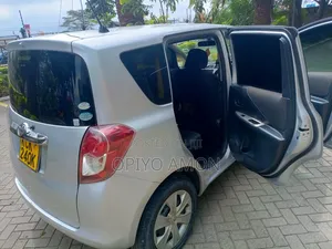 Toyota Ractis 2009 Silver