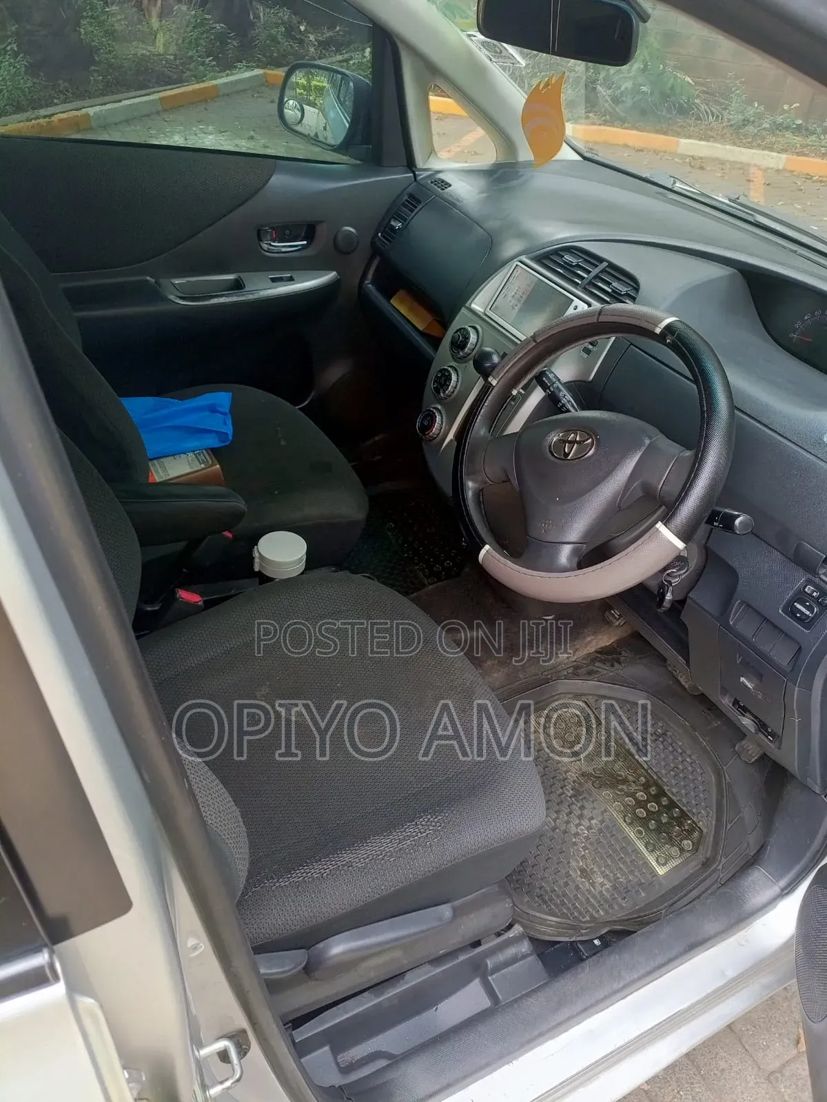 Toyota Ractis 2009 Silver