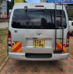 Toyota HiAce 2014 Silver