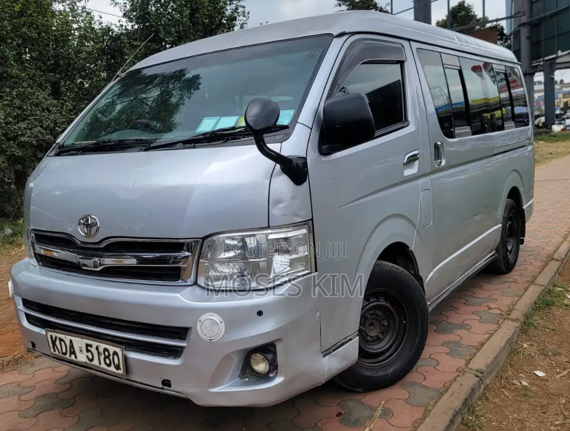 Toyota HiAce 2014 Silver