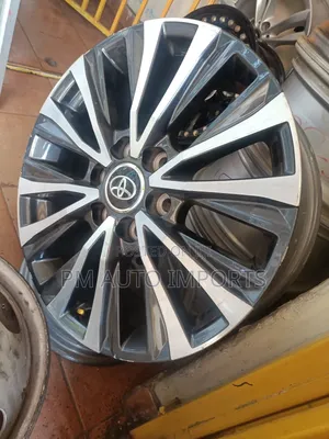 Land Cruiser V8 300 Series Rims Size 20