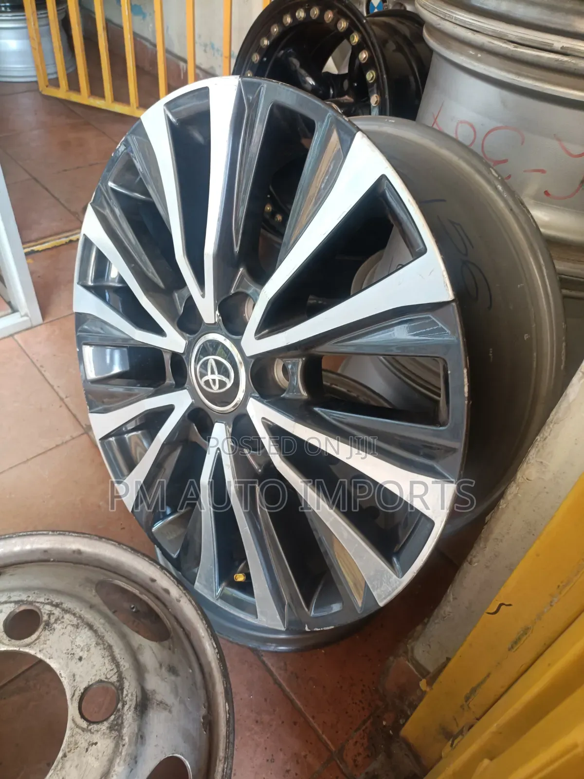 Land Cruiser V8 300 Series Rims Size 20