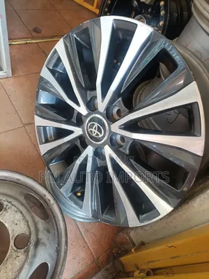 Land Cruiser V8 300 Series Rims Size 20