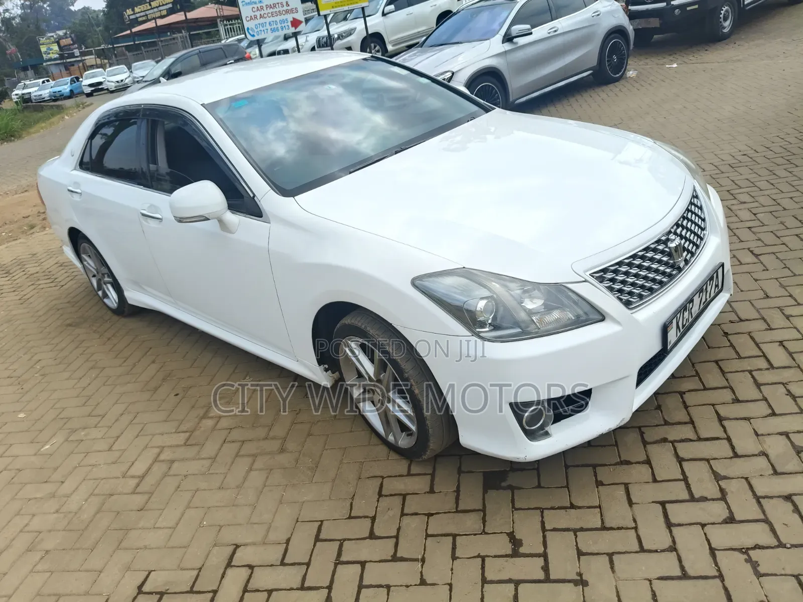 Toyota Crown 2011 White