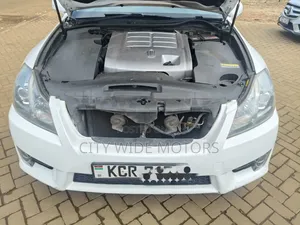 Toyota Crown 2011 White
