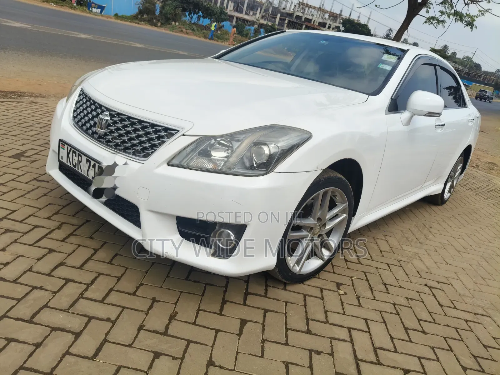 Toyota Crown 2011 White