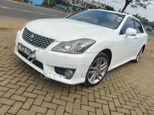 Toyota Crown 2011 White