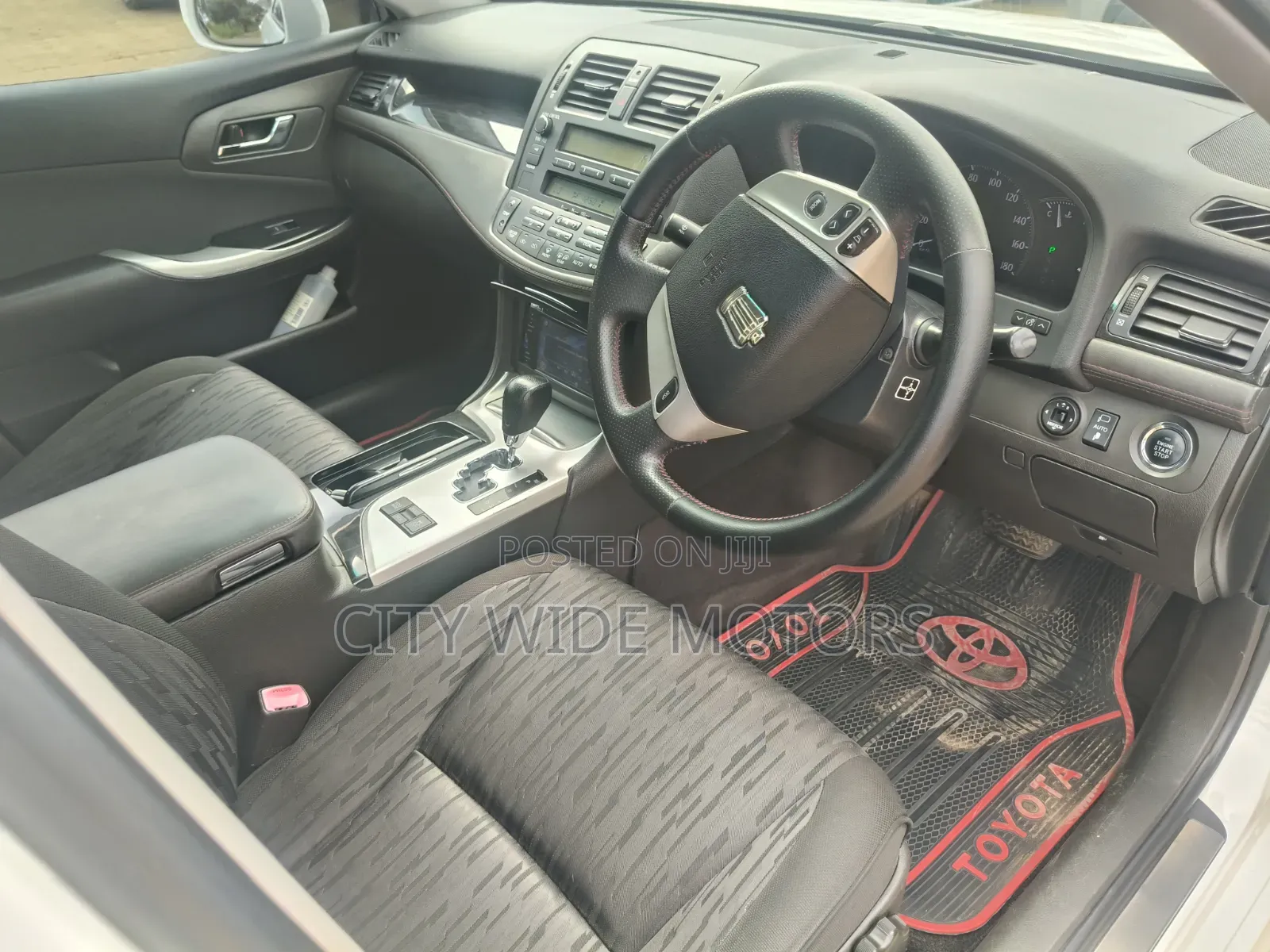 Toyota Crown 2011 White