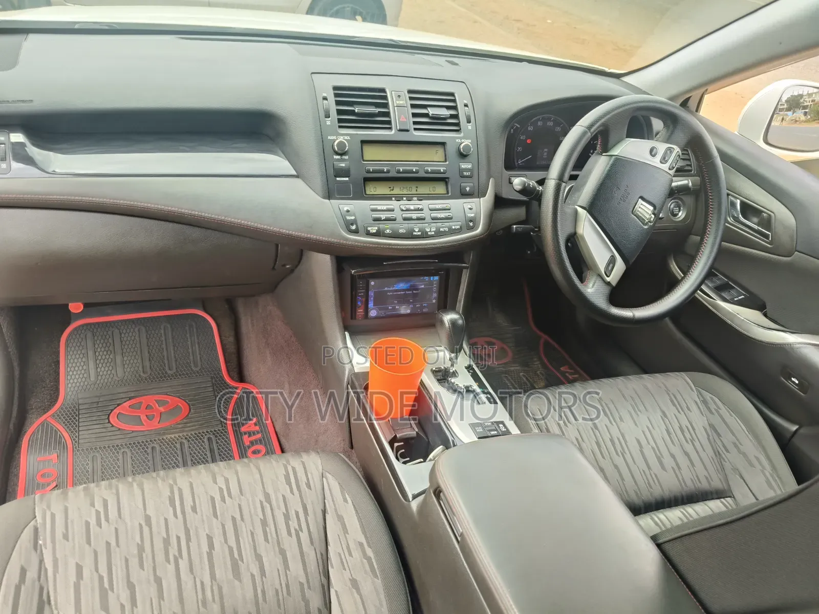 Toyota Crown 2011 White