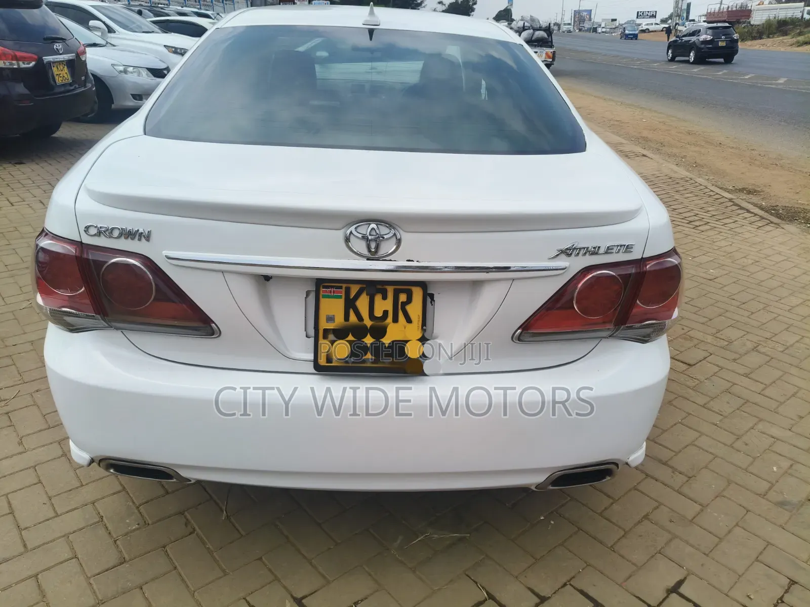 Toyota Crown 2011 White