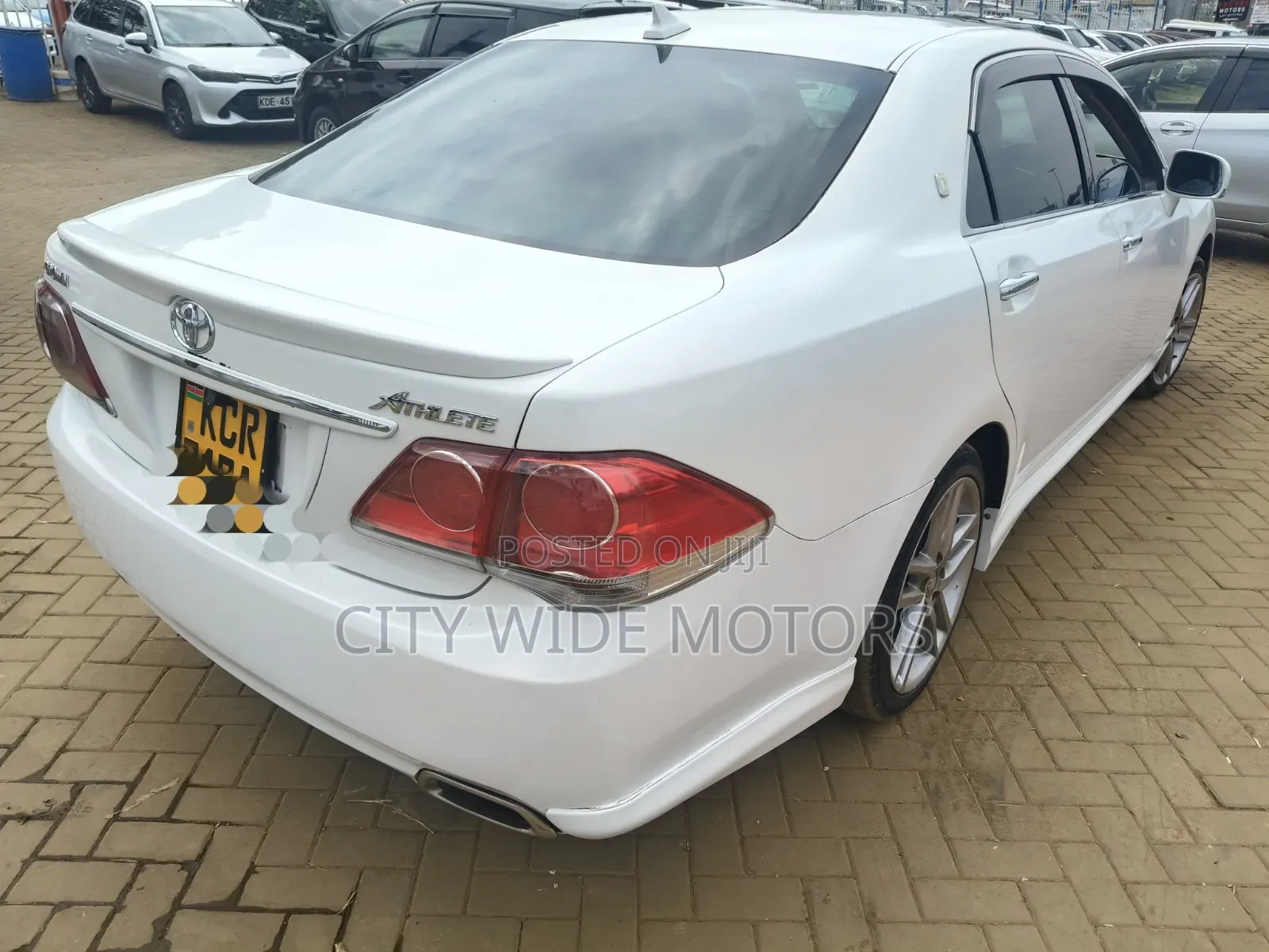 Toyota Crown 2011 White
