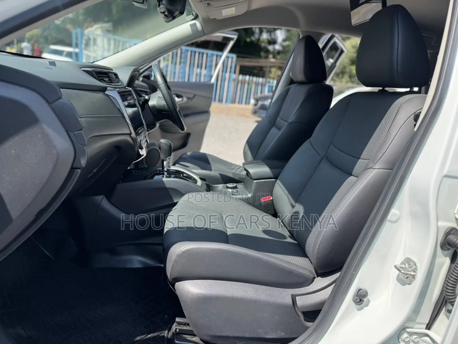 Nissan X-Trail 2.0 Petrol AWD 2019 White