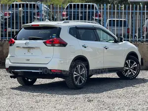 Nissan X-Trail 2.0 Petrol AWD 2019 White