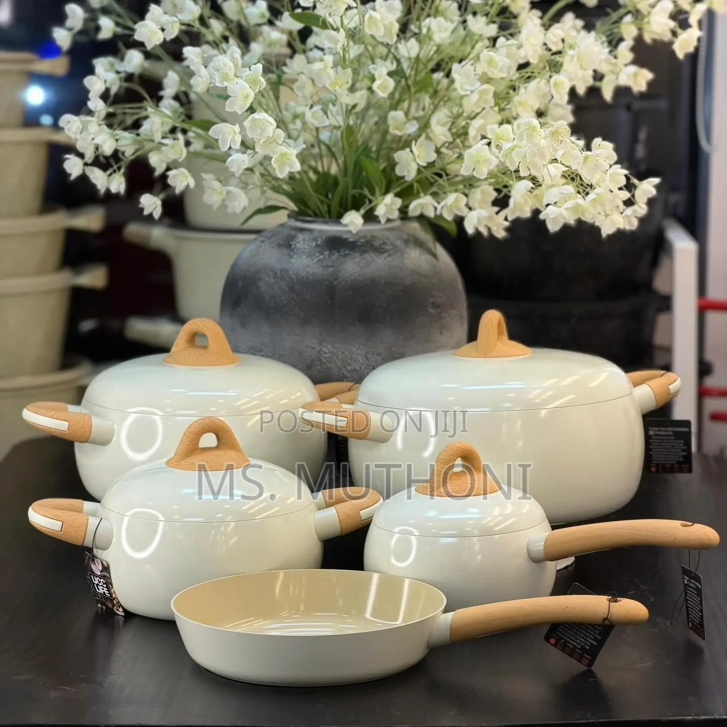 White Pfoa Free 9pcs Ceramic Cookware Set.