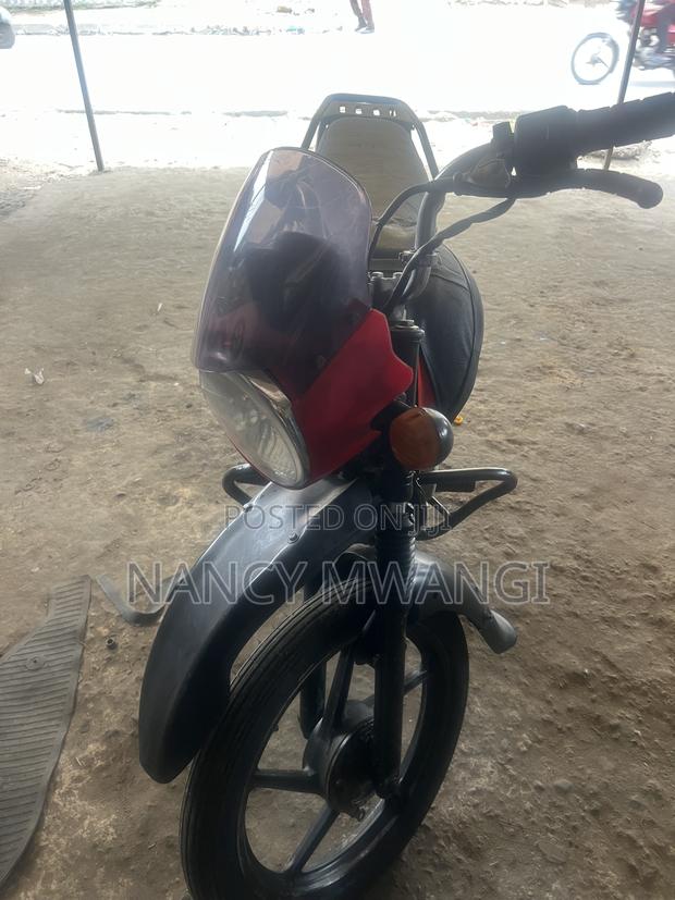 Bajaj Boxer 125 2023 Red - thumbnail 3