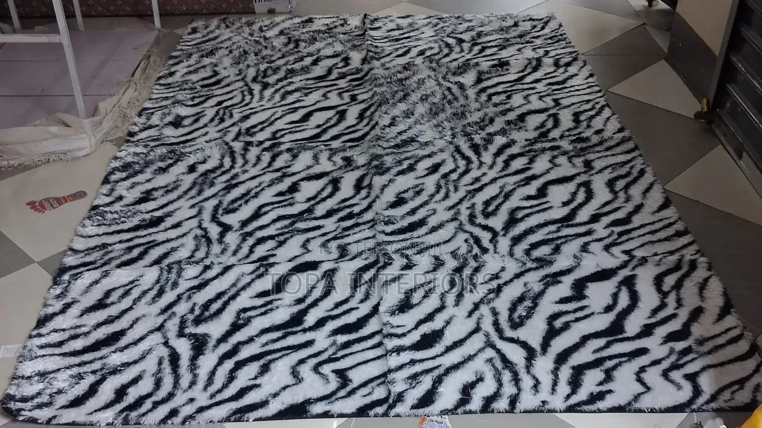 Black and White Living Room Area Rug Fluffy Carpets