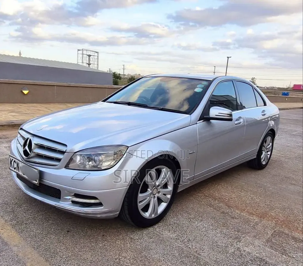 Mercedes-Benz C200 2010 Silver