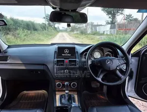 Mercedes-Benz C200 2010 Silver