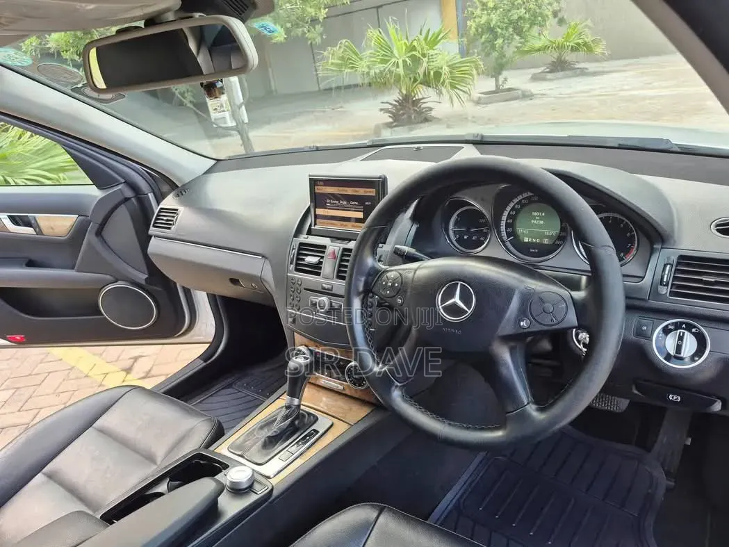 Mercedes-Benz C200 2010 Silver