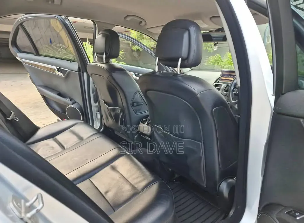 Mercedes-Benz C200 2010 Silver
